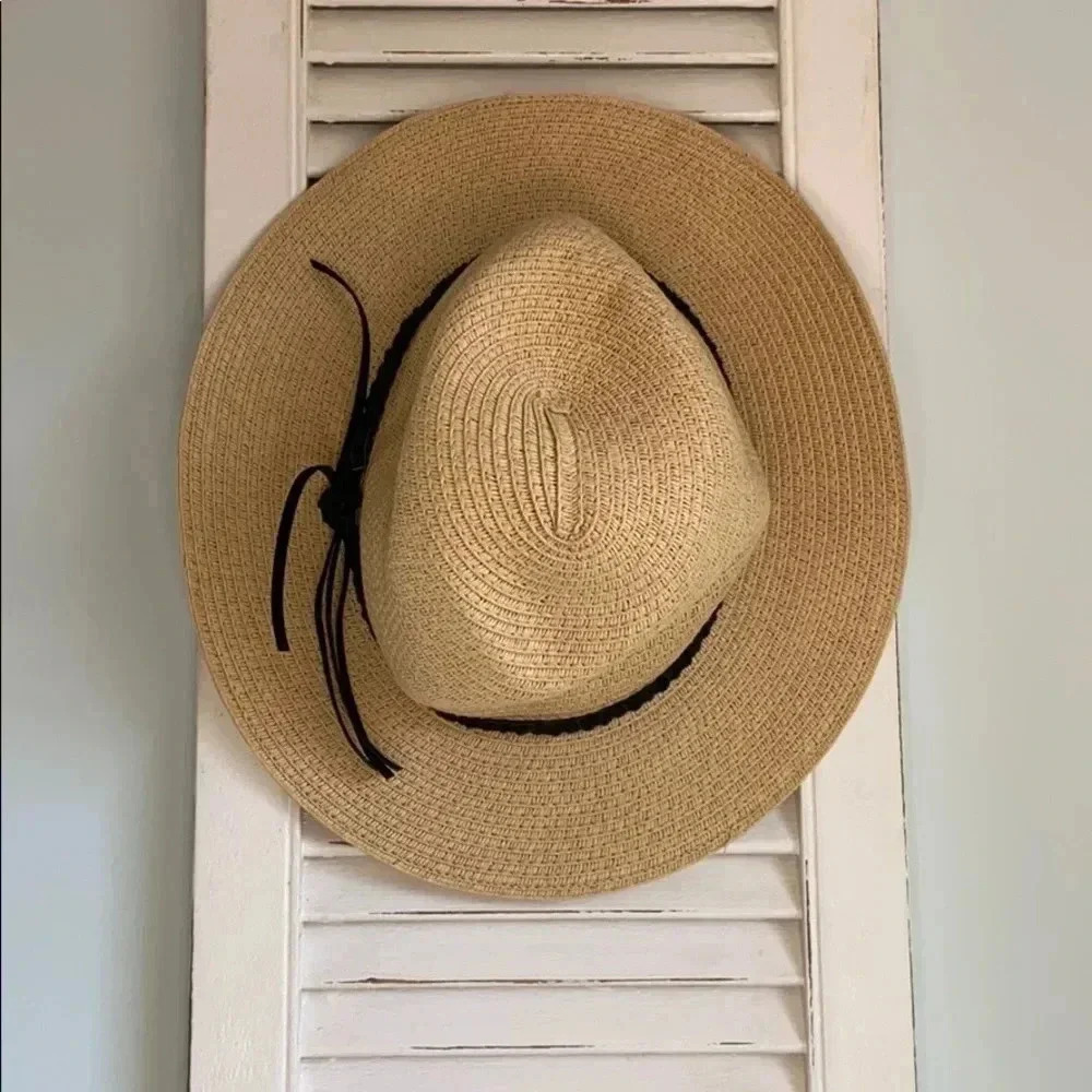 🎉Host Pick ! D & Y  Beach 🏝 Hat